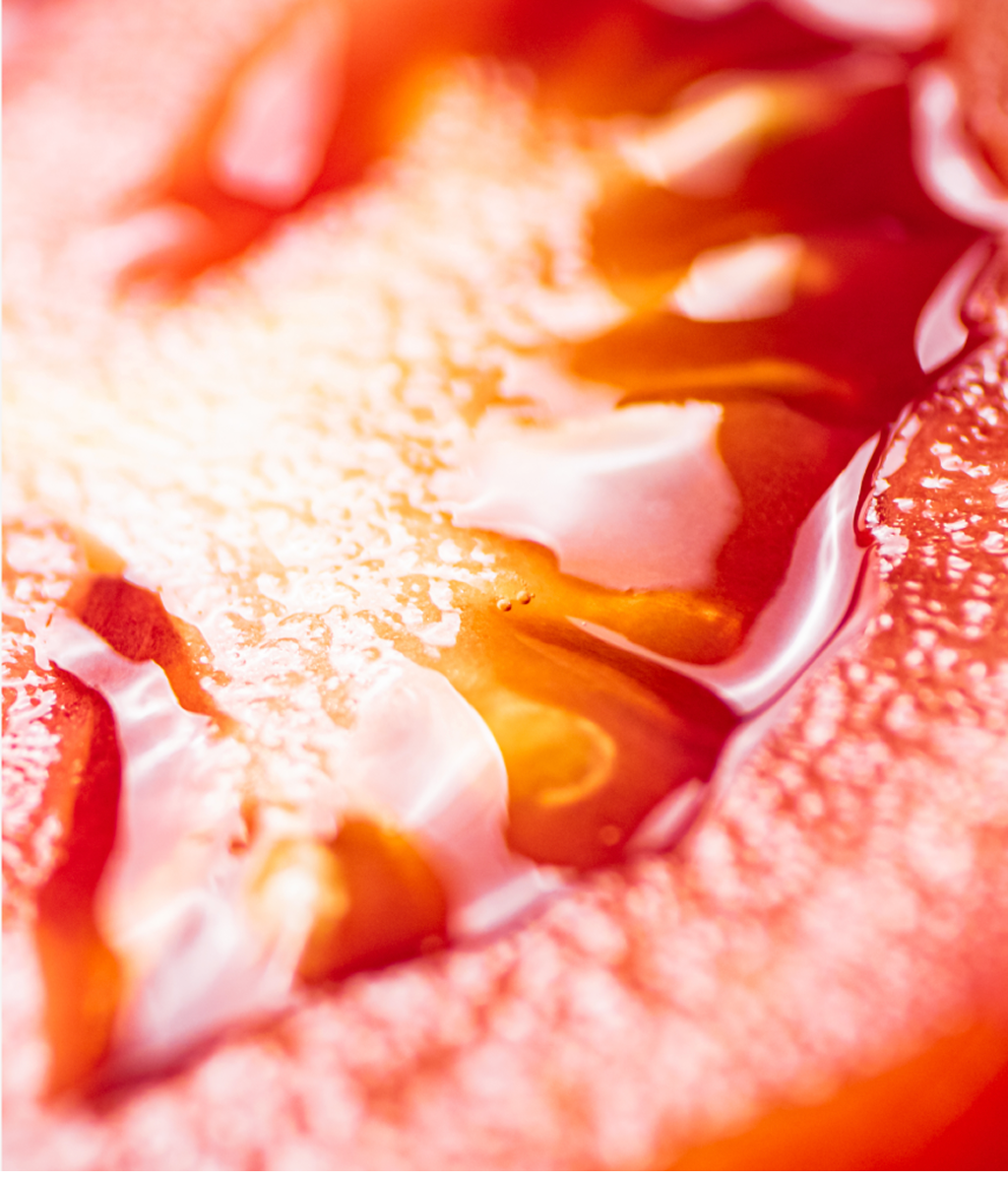 Krojone pomidory malinowe w sałatce