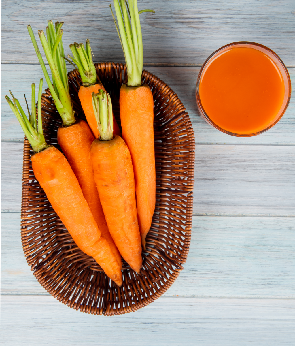 Pokrojona marchew w sałatce